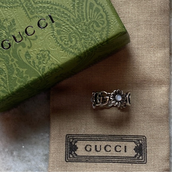 GENUINE GUCCI STERLING LOGO AND FLOWER BAND - Picture 4 of 10